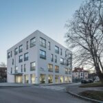 knihovna_Petriny_monom_00
