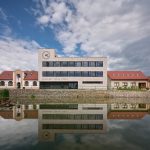 Knesl_Kyncl_architekti_ZS_Cebin_BoysPlayNice_01_hlavni_foto
